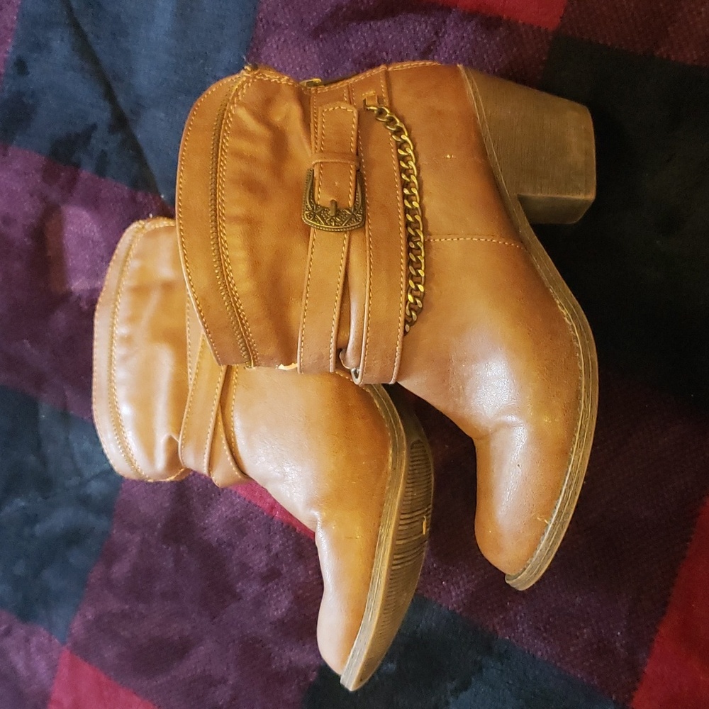 Matrices ankle boots
